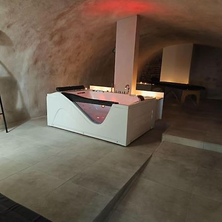 Studio Glamour Avec Espace Balneo Prive Dallet Luaran gambar
